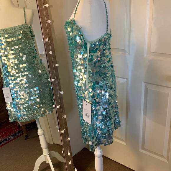 MAC DUGGAL
Slim Strap Paillette Sequin Mini Dress - Picture 8 of 17